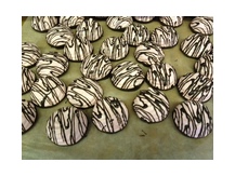 Зефир с  шоколадной начинкой.